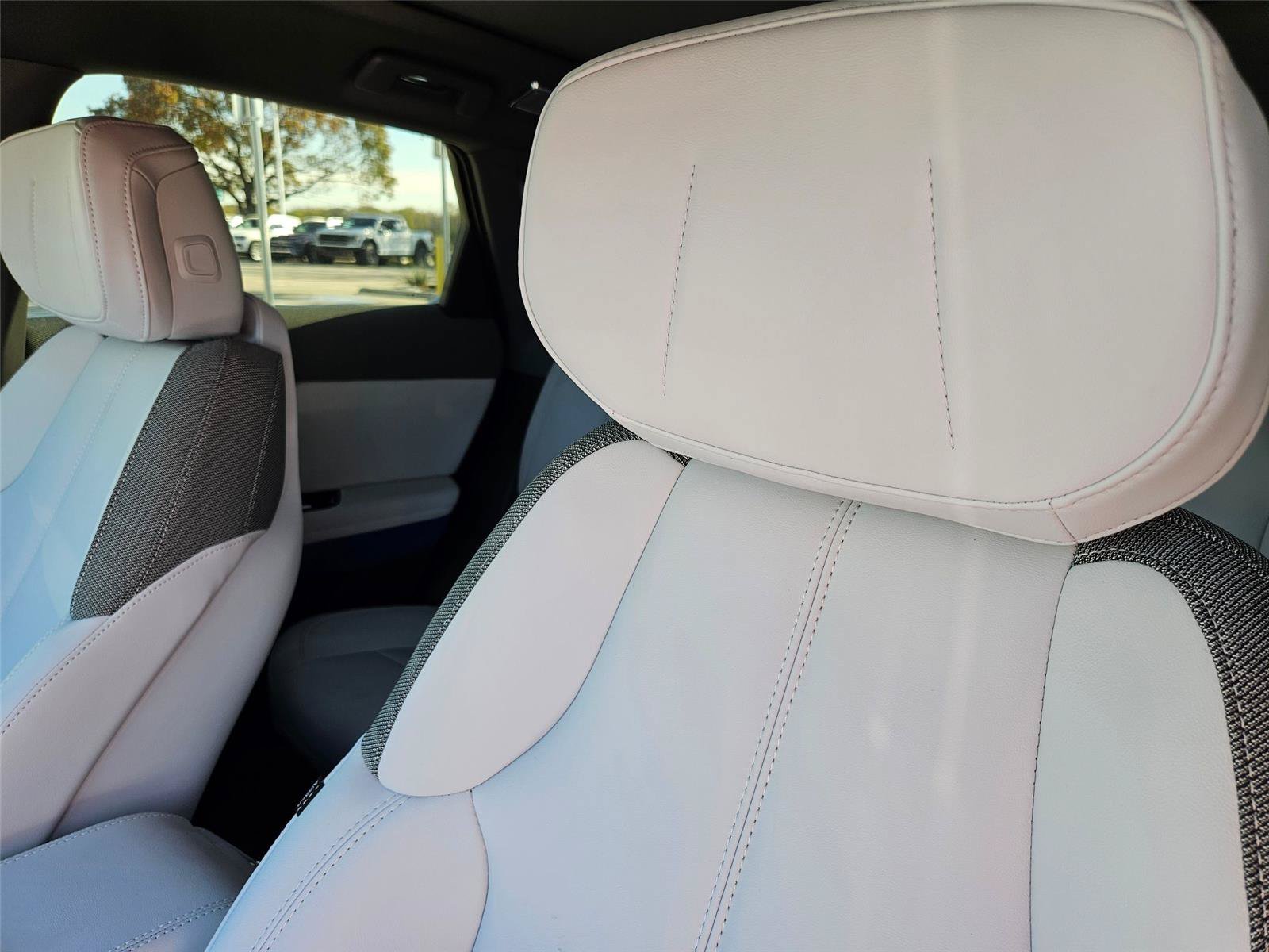 New 2026 Cadillac Optiq Sport 1 w/ LPO, Floor Liner Package AWD/4WD image 12
