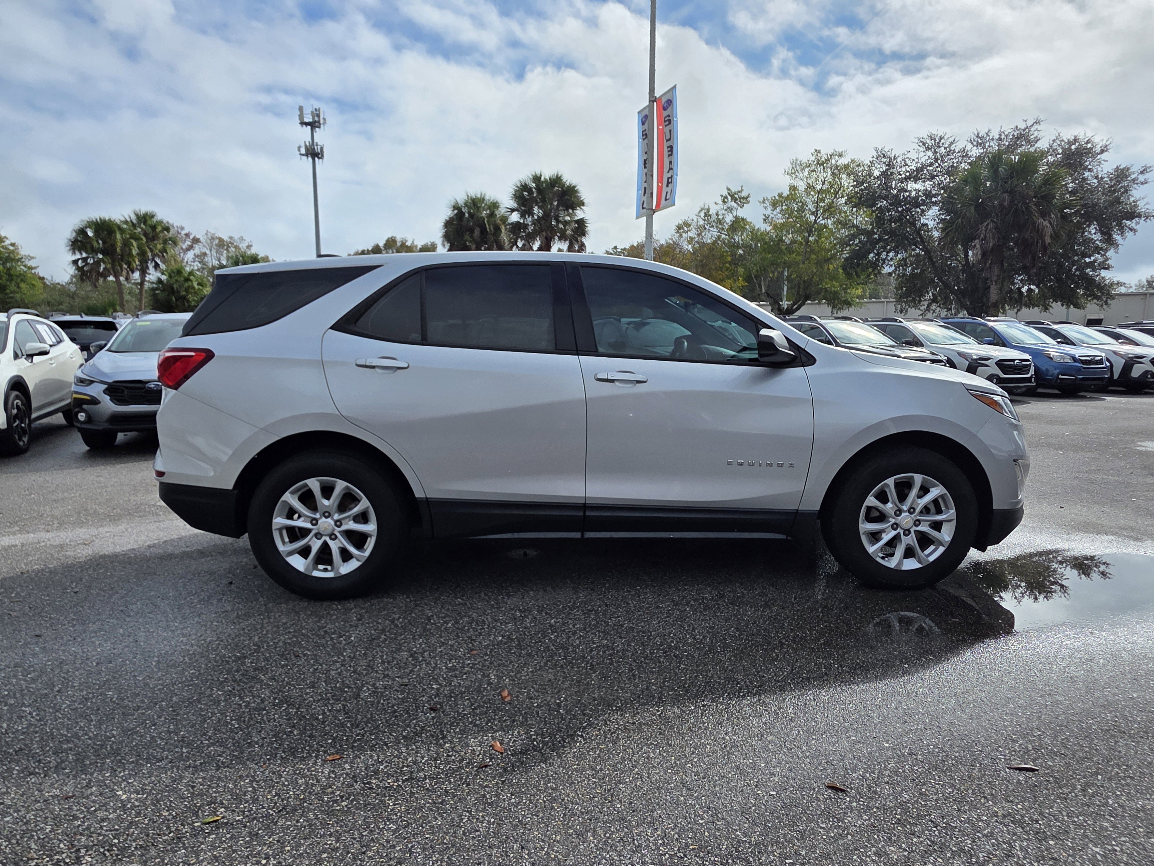 Used 2019 Chevrolet Equinox LS image 2