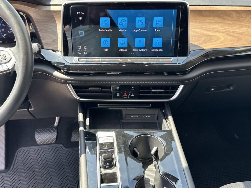 Used 2024 Volkswagen Atlas SE image 42