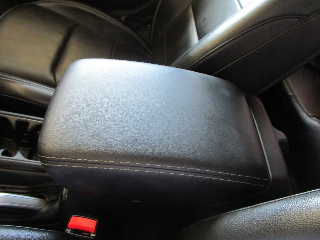 Used 2022 Jeep Wrangler Unlimited Sahara AWD/4WD image 38