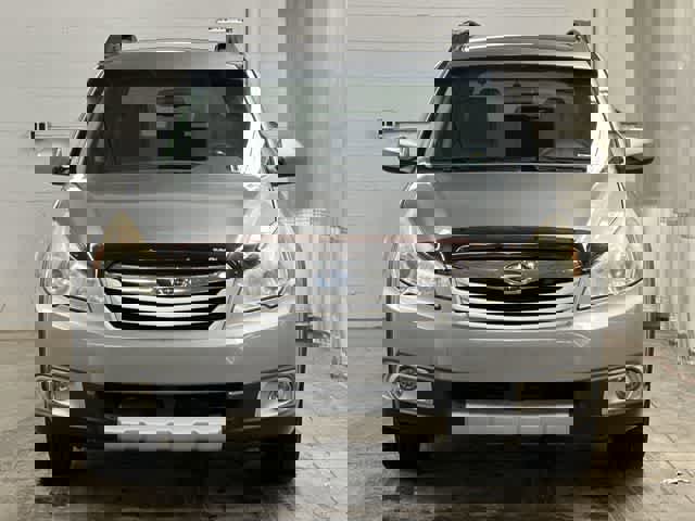 Used 2010 Subaru Outback 2.5i Limited image 18