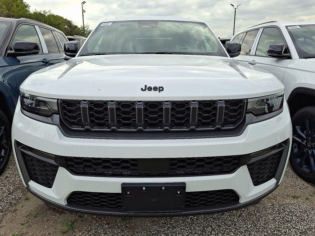 New 2027 Jeep Grand Cherokee Limited AWD/4WD image 2