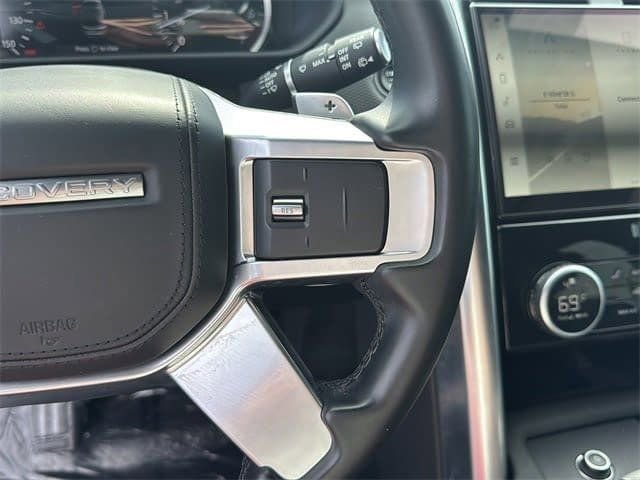 Used 2023 Land Rover Discovery HSE R-Dynamic AWD/4WD image 18