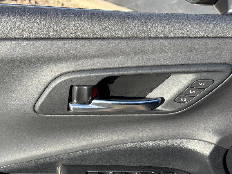 Used 2023 Toyota Crown Platinum image 17