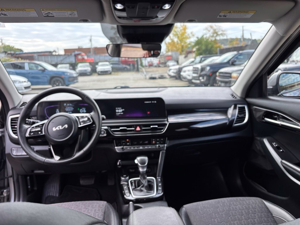Used 2025 Kia Seltos S AWD/4WD image 21