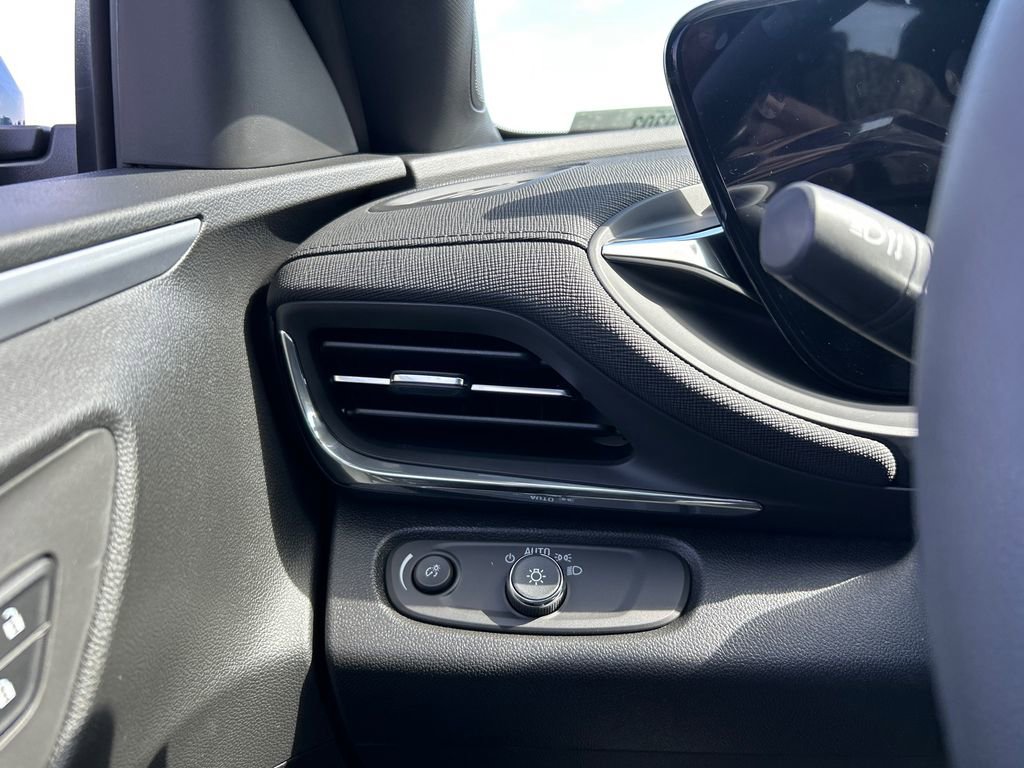 New 2026 Buick Envista Sport Touring FWD image 19