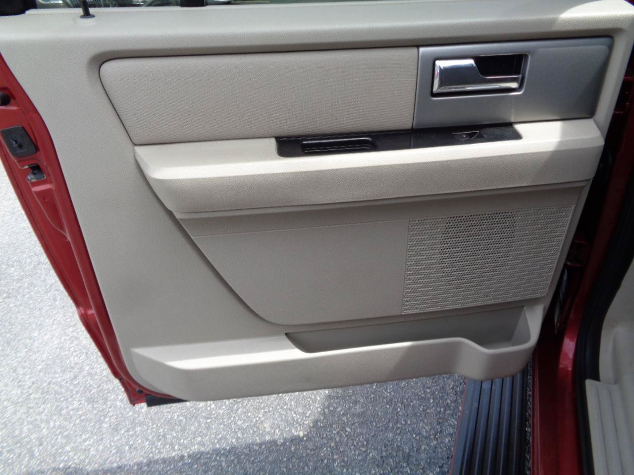 Used 2013 Ford Expedition EL Limited AWD/4WD image 23