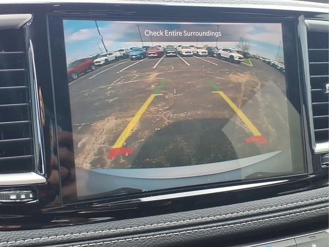 Used 2024 Chrysler Pacifica Select image 6