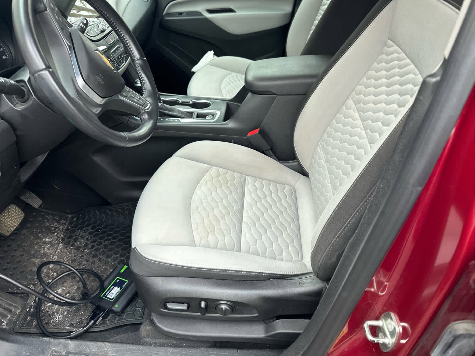Used 2018 Chevrolet Equinox LT w/ Sun & Infotainment Package AWD/4WD image 3