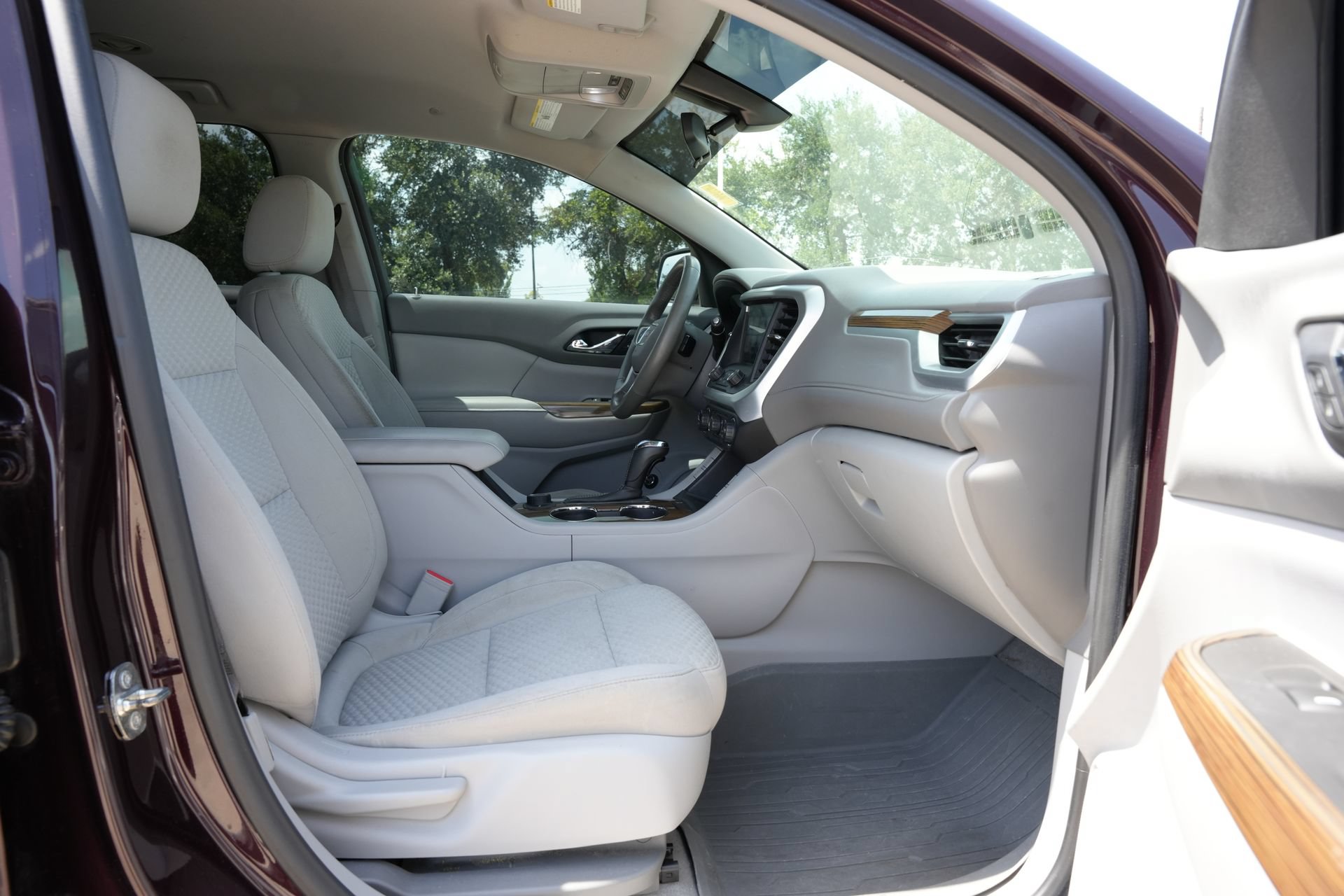 Used 2018 GMC Acadia SLE w/ Driver Alert Package I FWD image 25