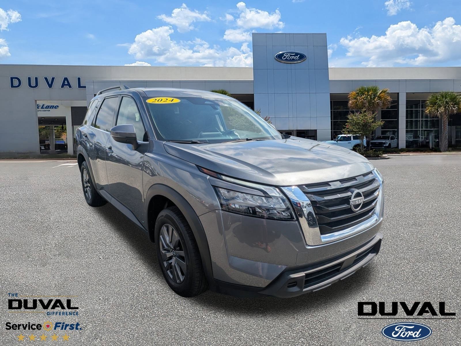 Used 2024 Nissan Pathfinder SV