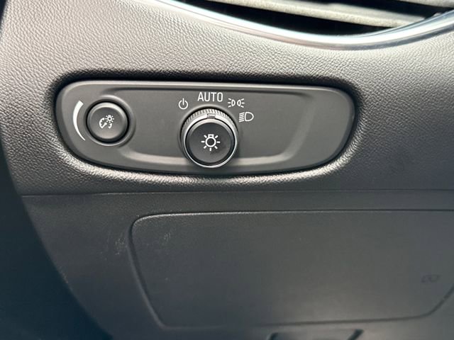 Used 2018 Chevrolet Malibu LT image 20