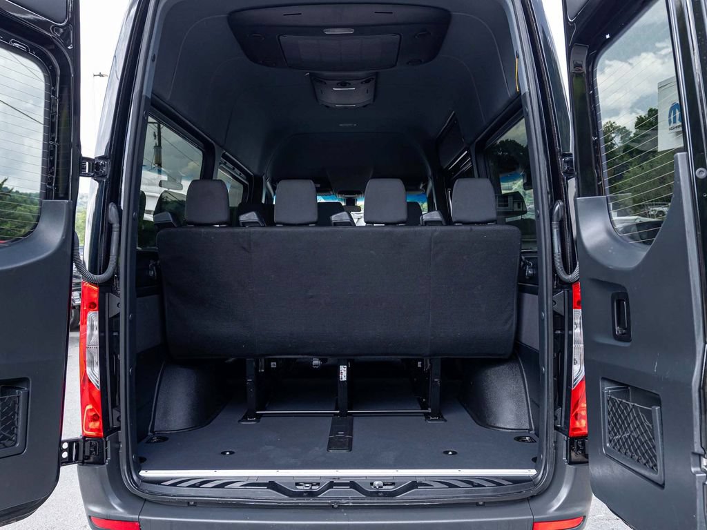 Used 2024 Mercedes-Benz Sprinter 2500 image 27