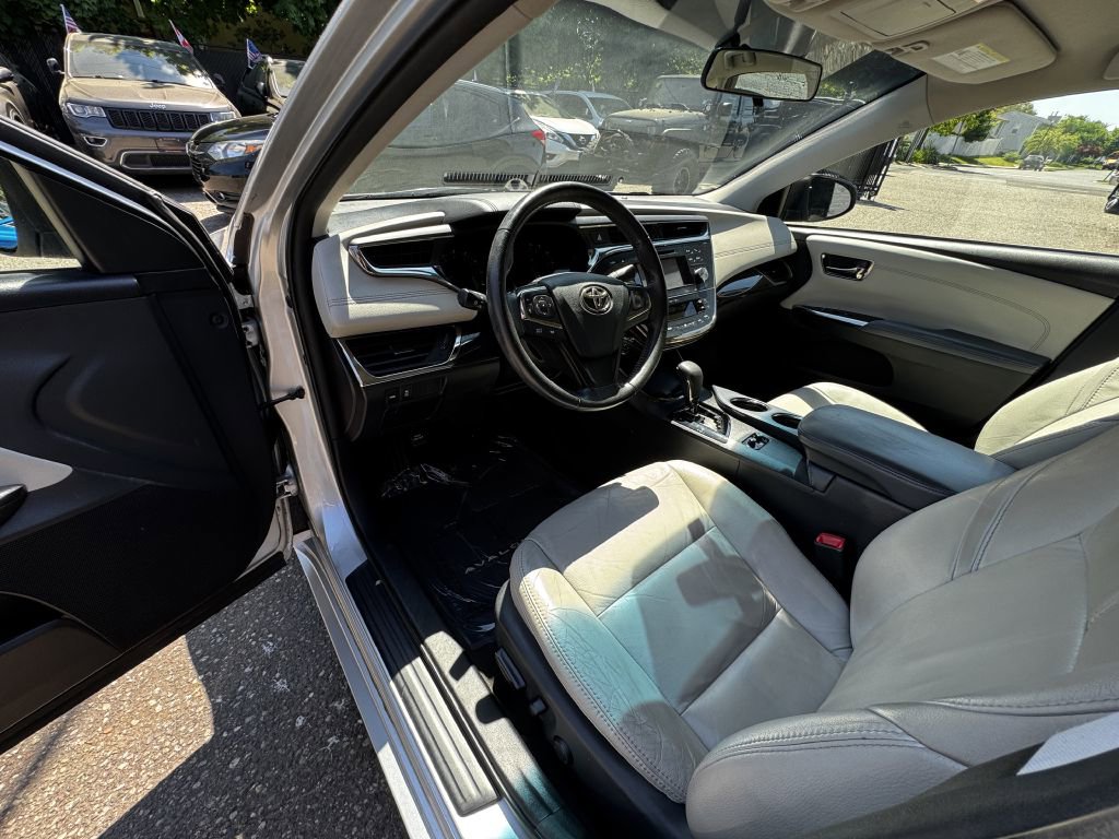 Used 2013 Toyota Avalon XLE w/ Preferred Accessory Package FWD image 10
