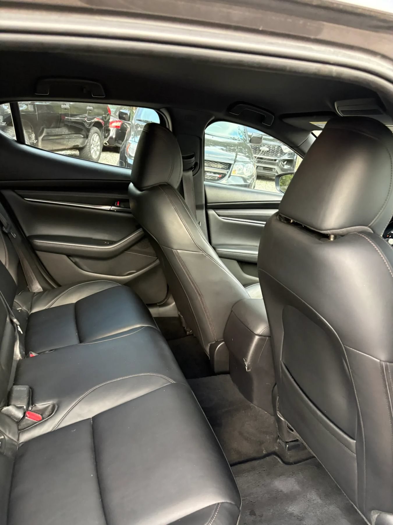 Used 2019 MAZDA MAZDA3 Hatchback w/ Preferred Package FWD image 32
