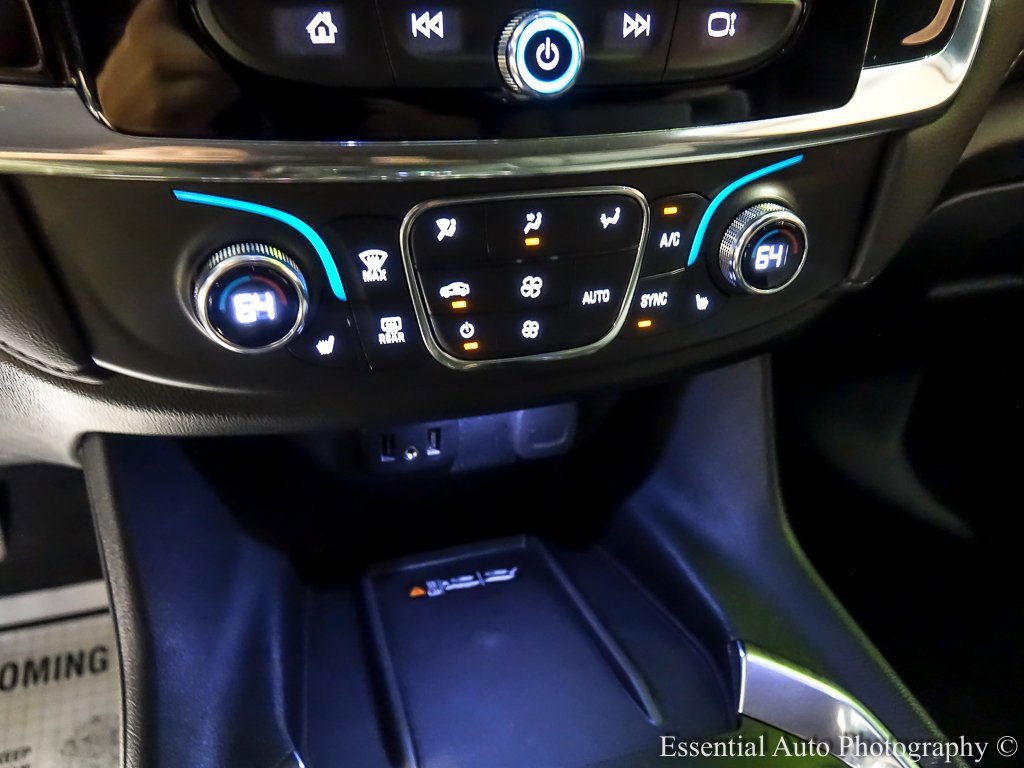 Used 2022 Chevrolet Traverse LT image 25