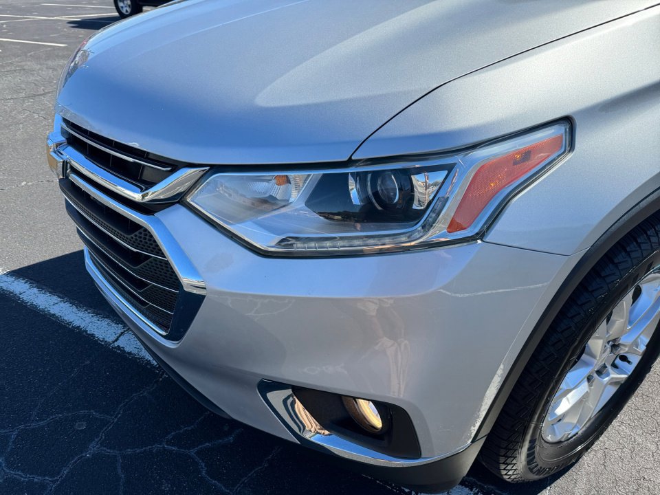 Used 2021 Chevrolet Traverse LT image 30