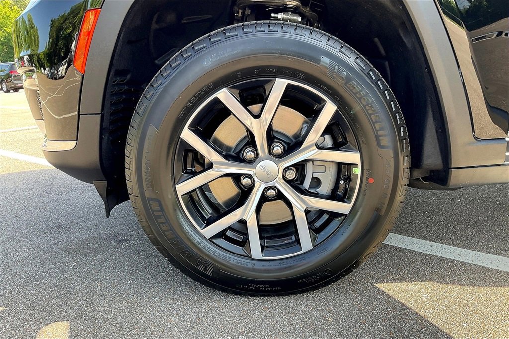 New 2025 Jeep Grand Cherokee L Limited w/ Trailer Tow Package image 12