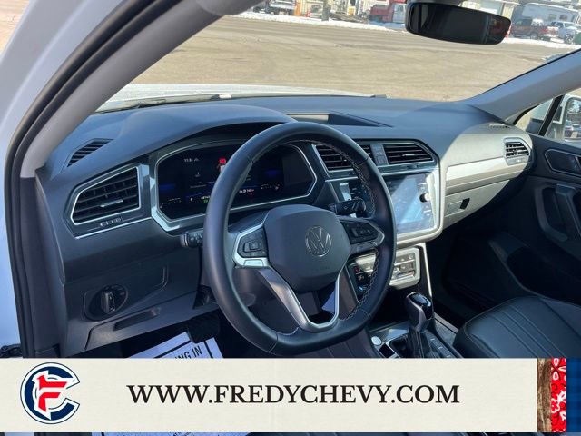 Used 2023 Volkswagen Tiguan SE image 23