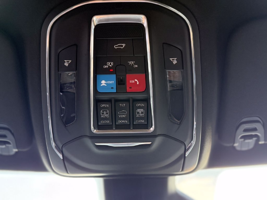 Used 2023 Jeep Wagoneer 4WD w/ Premium Group I image 27