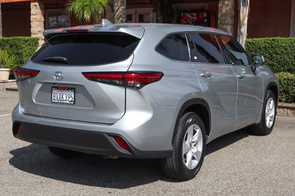 Used 2021 Toyota Highlander L FWD image 9