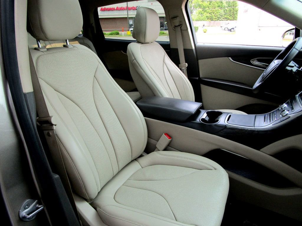 Used 2020 Lincoln Nautilus Reserve AWD/4WD image 16