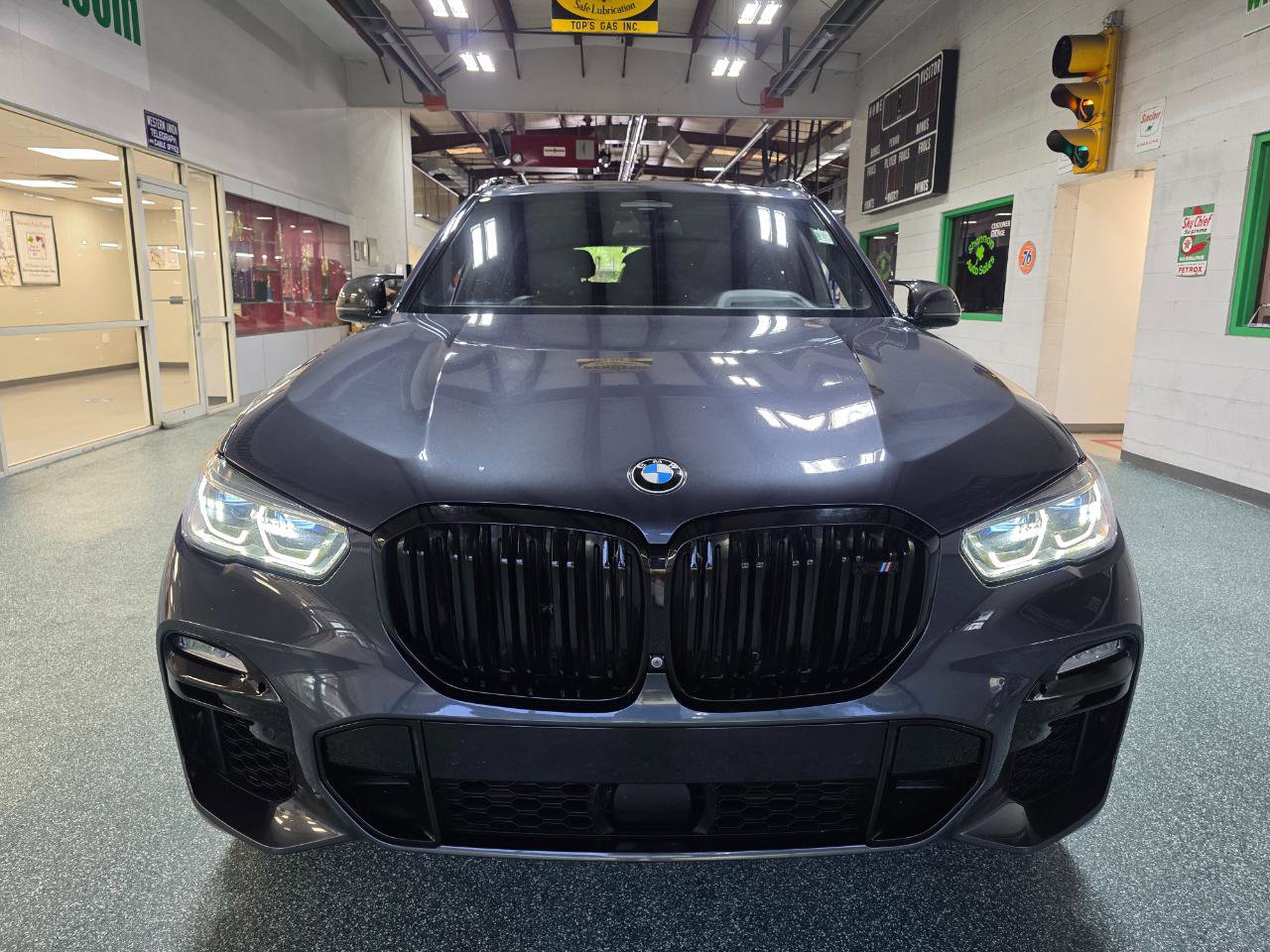 Used 2020 BMW X5 M50i w/ Executive Package image 3