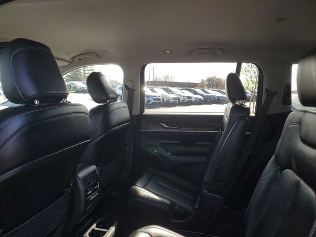 Used 2023 Jeep Grand Cherokee L Limited AWD/4WD image 10