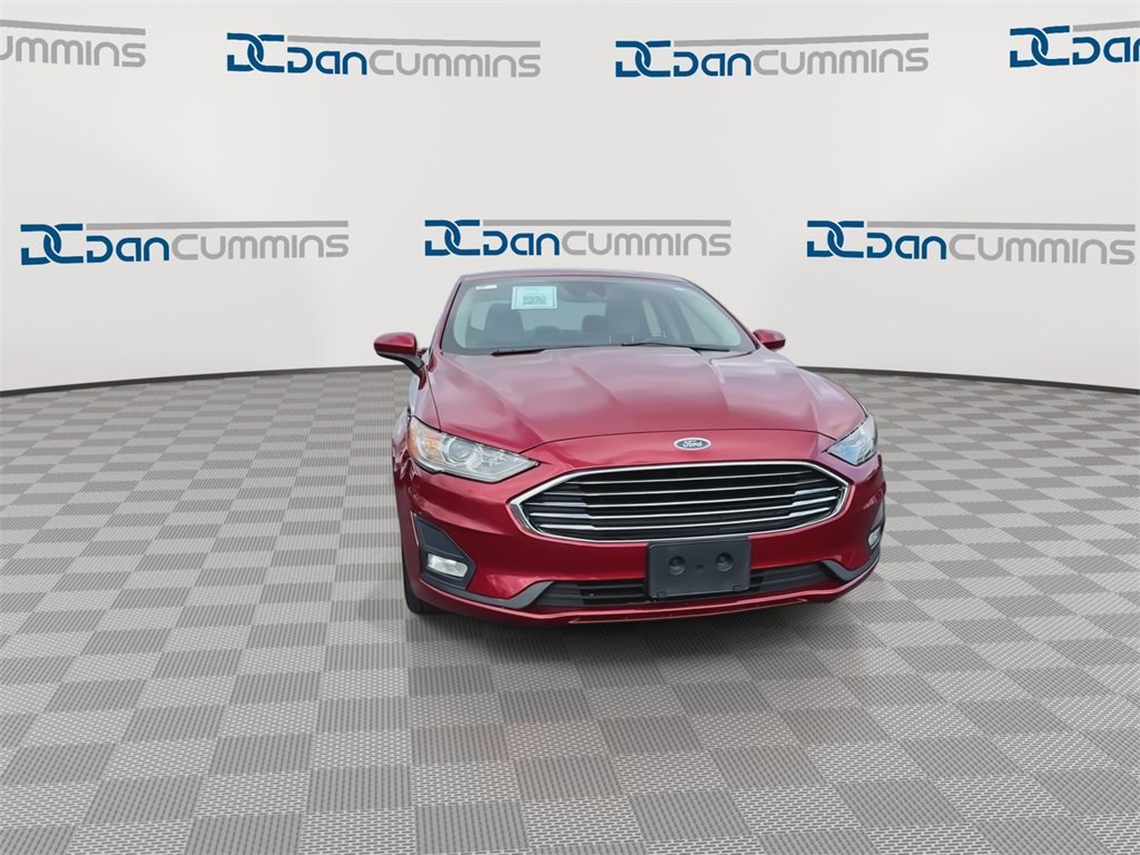 Used 2019 Ford Fusion SE w/ Equipment Group 151A image 3