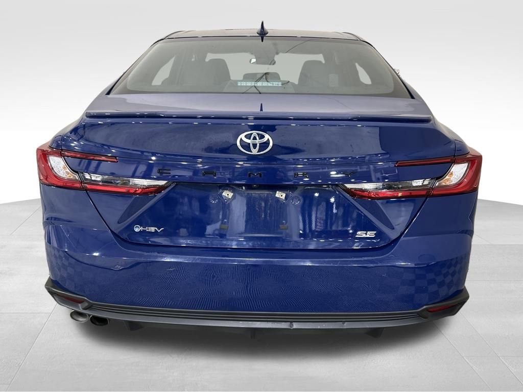 Used 2025 Toyota Camry SE image 4