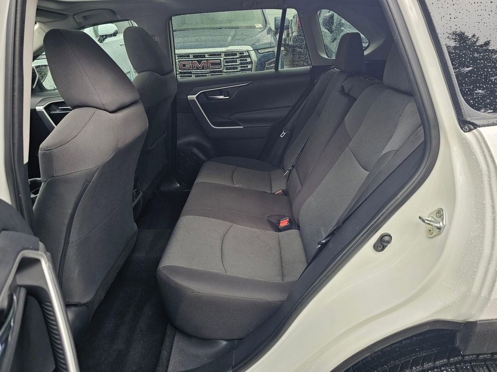 Used 2020 Toyota RAV4 XLE w/ Convenience Package AWD/4WD image 16