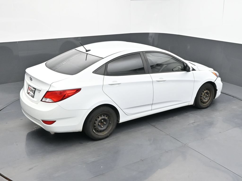 Used 2016 Hyundai Accent SE w/ Option Group 02 FWD image 12