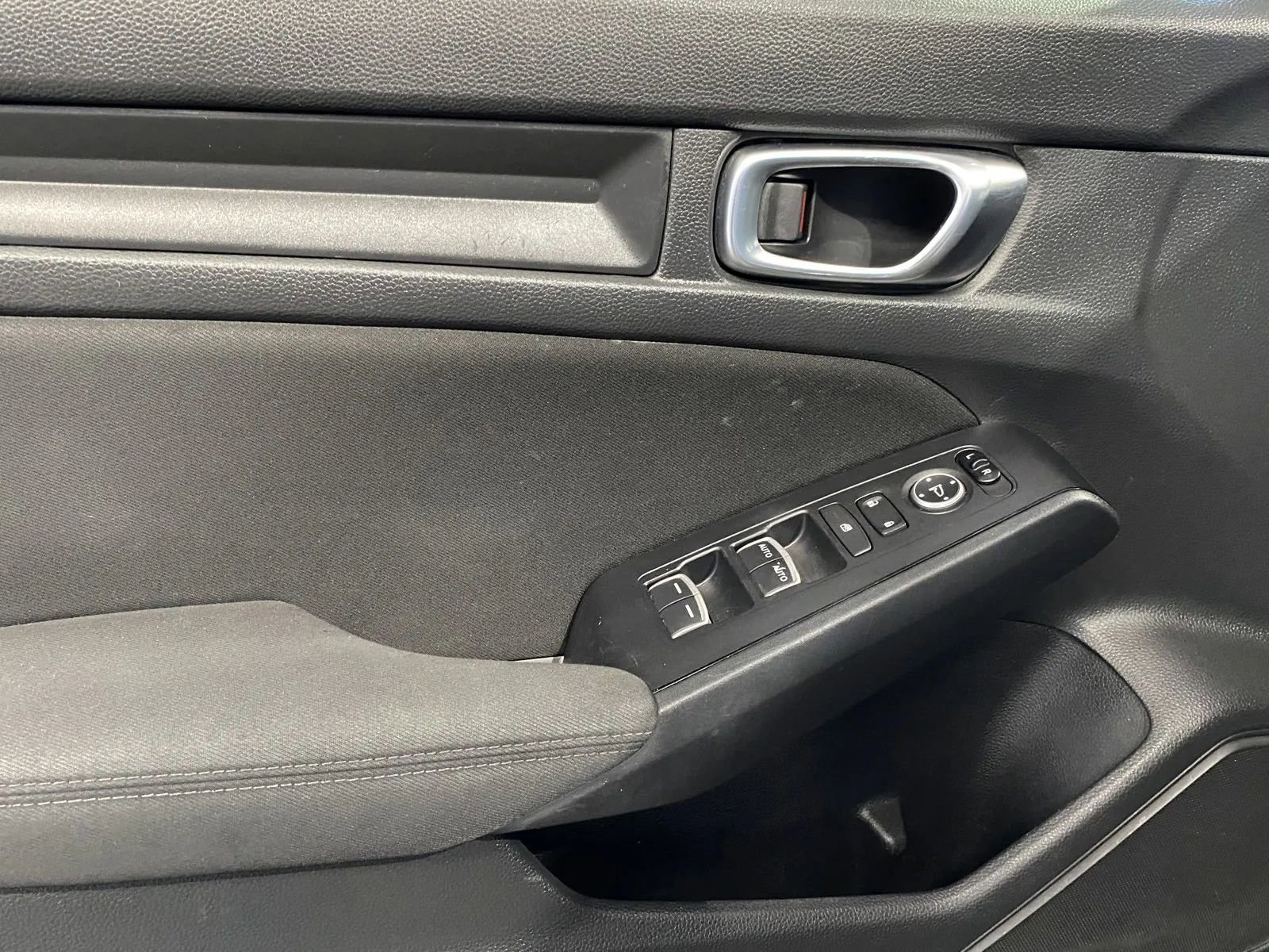 Used 2022 Honda Civic Sport image 12