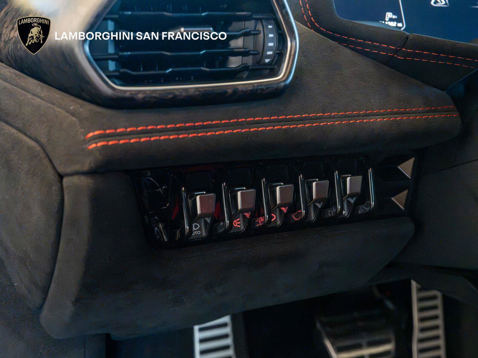 Used 2018 Lamborghini Huracan Performante AWD/4WD image 51