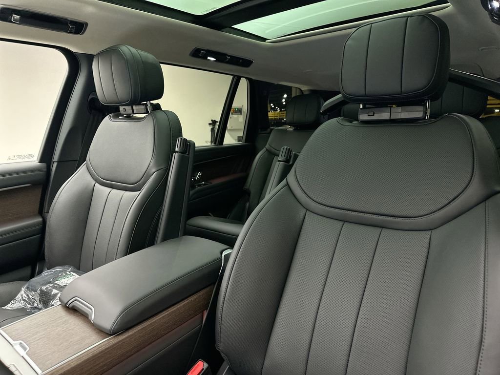New 2026 Land Rover Range Rover Long Wheelbase SE image 10