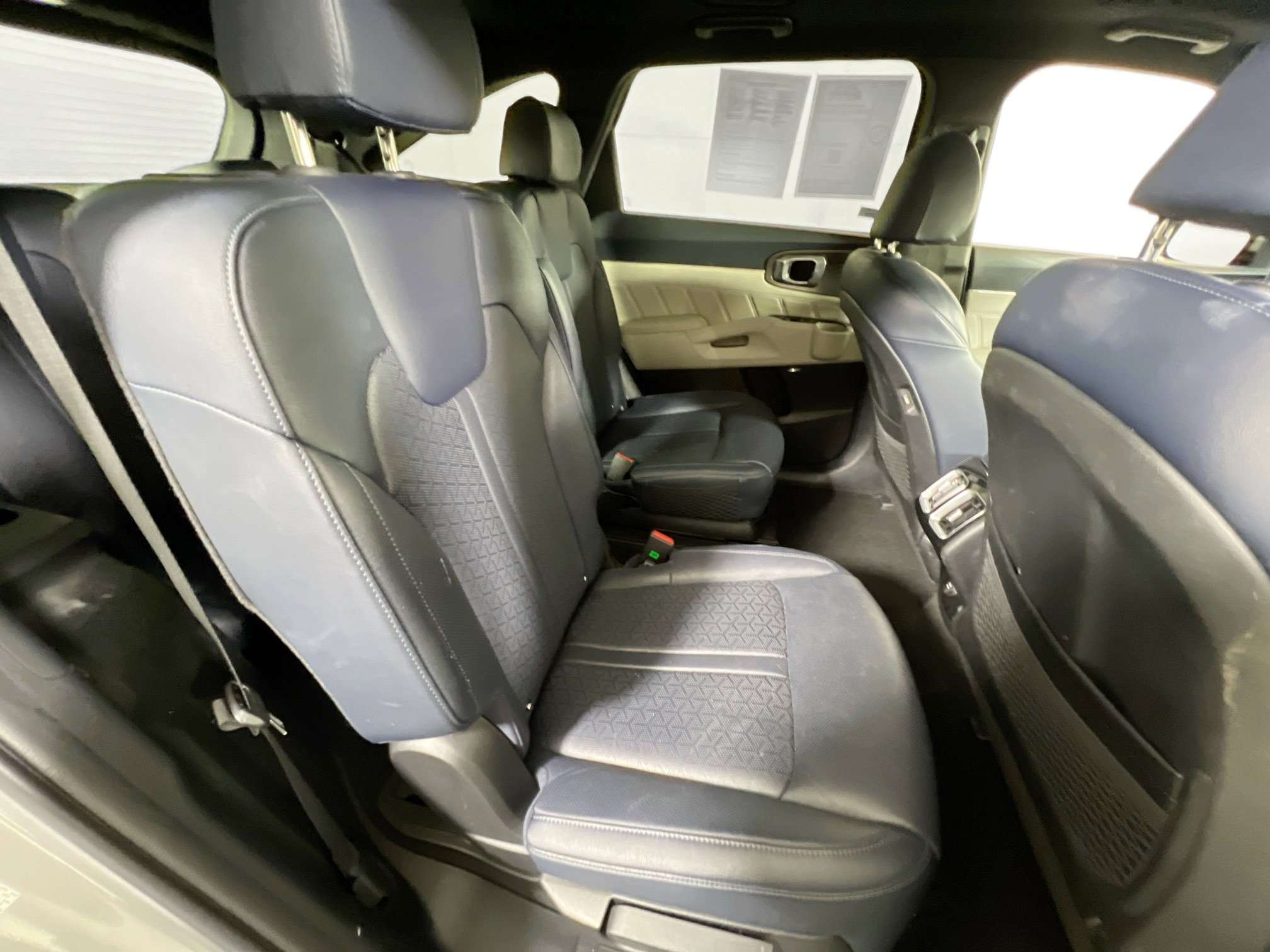 Used 2022 Kia Sorento SX Prestige w/ Panoramic Sunroof Package image 29