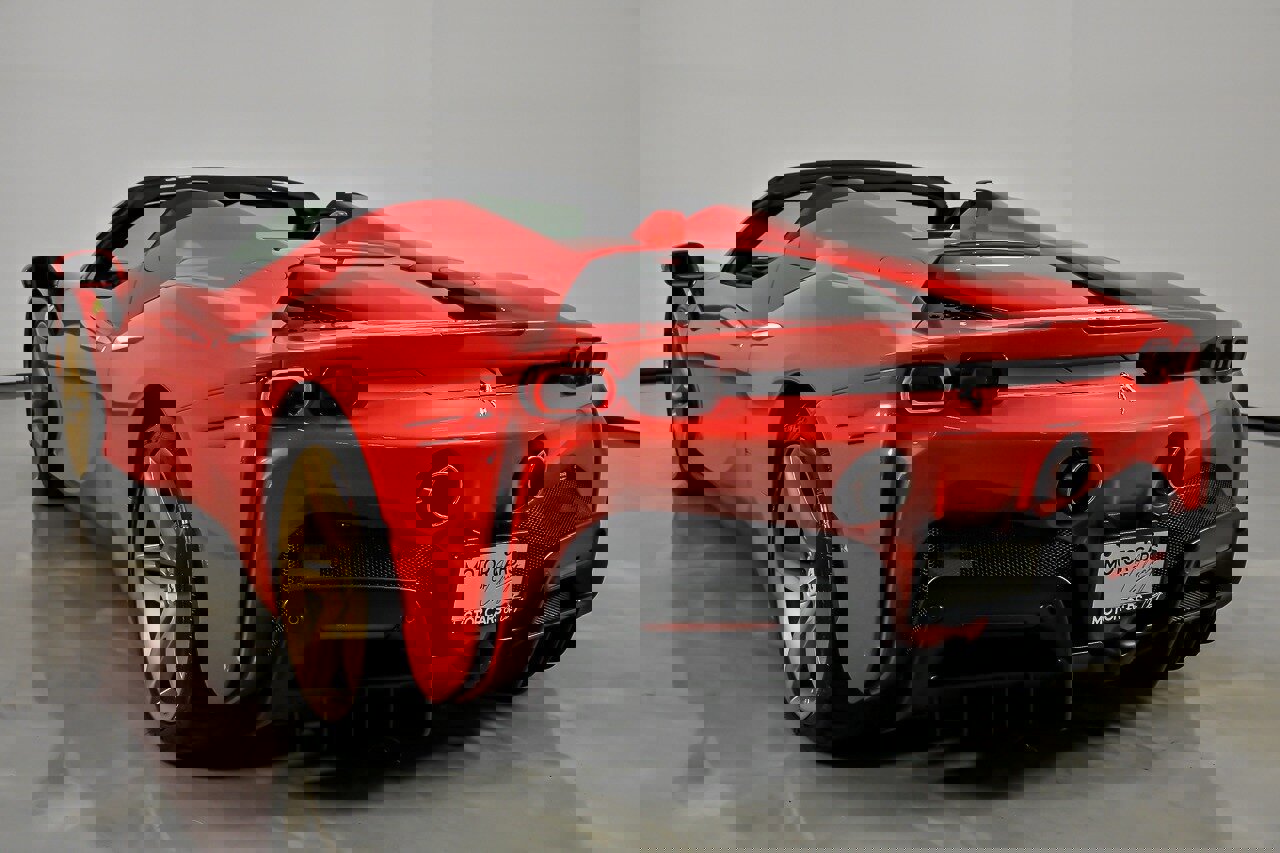 Used 2022 Ferrari SF90 Spider image 10