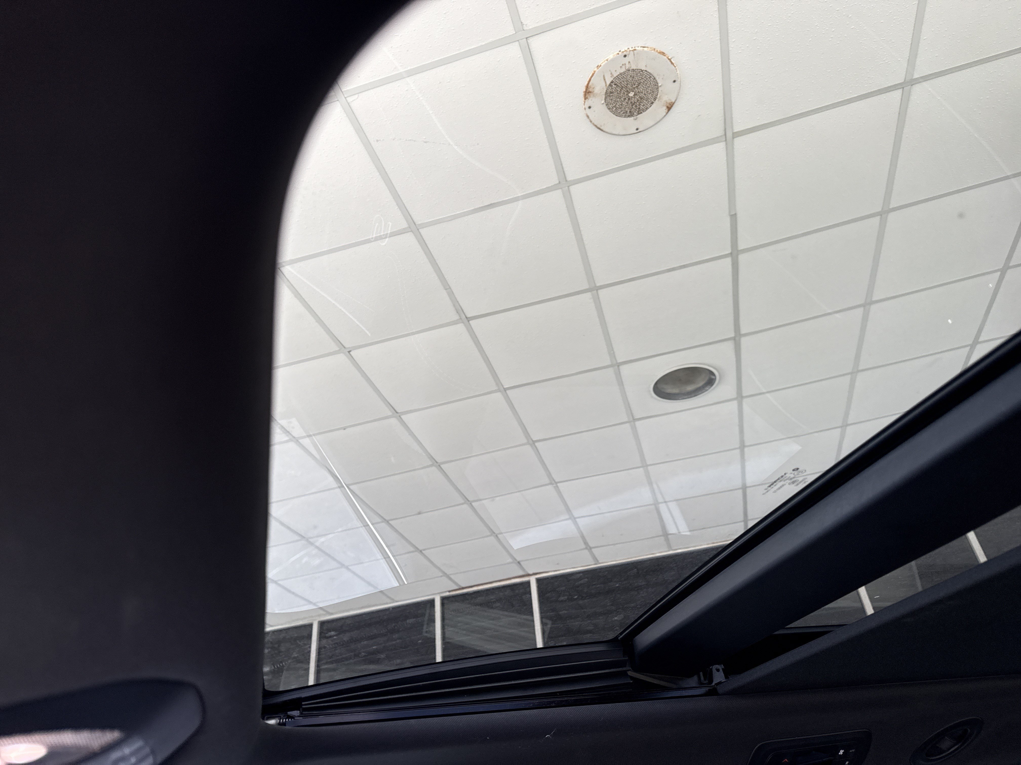 Used 2025 Chrysler Pacifica Limited FWD image 27
