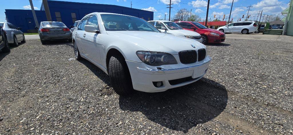 Used 2008 BMW 750i RWD image 3
