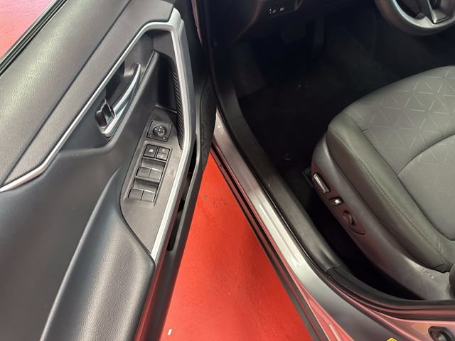 Certified 2025 Toyota RAV4 XLE FWD image 9