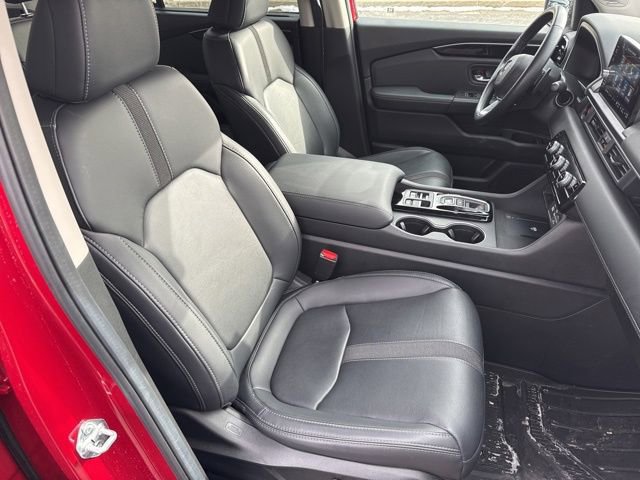 Certified 2025 Honda Pilot Touring image 22