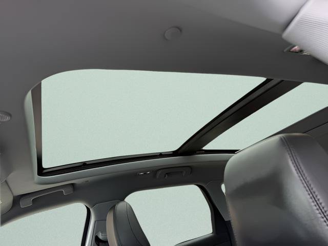 Used 2021 Lincoln Corsair AWD w/ Premium Package image 7