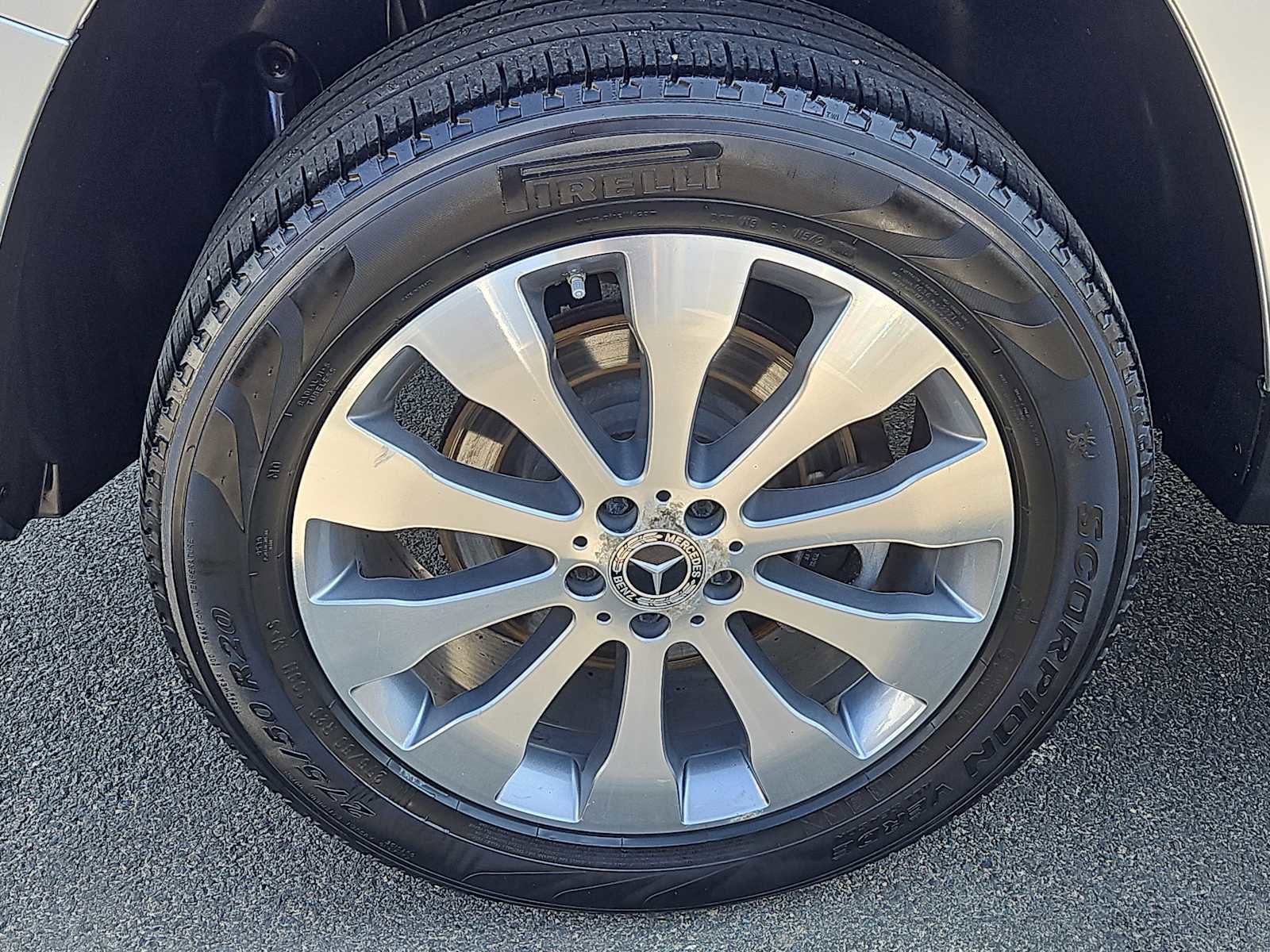 Used 2017 Mercedes-Benz GLS 450 4MATIC image 9