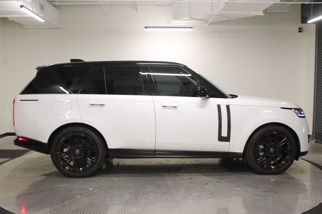 Certified 2025 Land Rover Range Rover SE AWD/4WD image 8