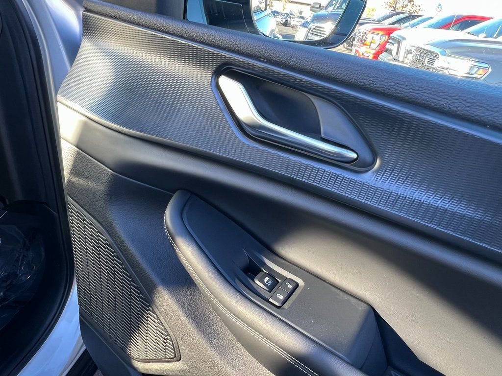 New 2025 Jeep Grand Cherokee L Altitude image 13