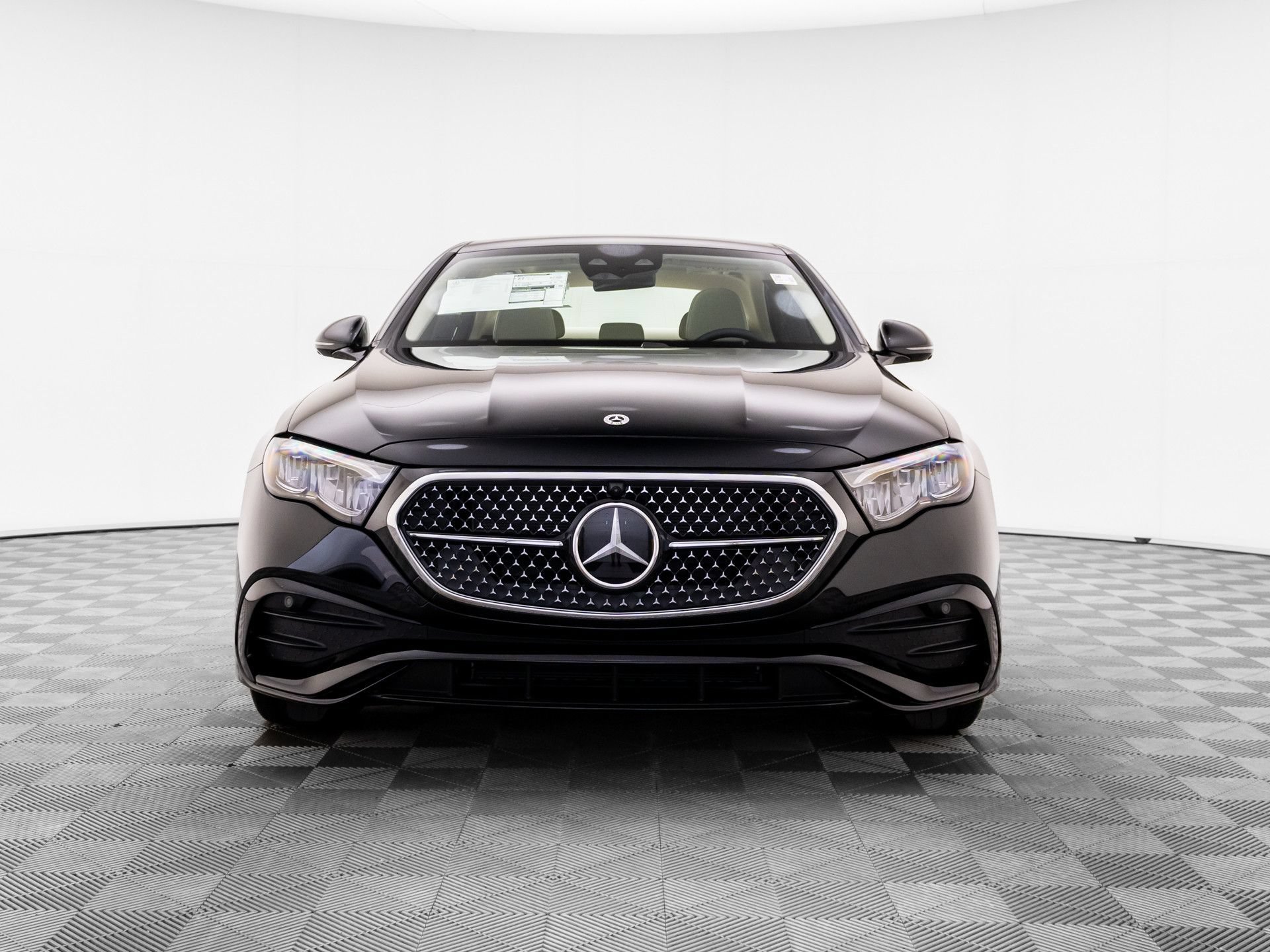 New 2026 Mercedes-Benz E 350 4MATIC Sedan image 9