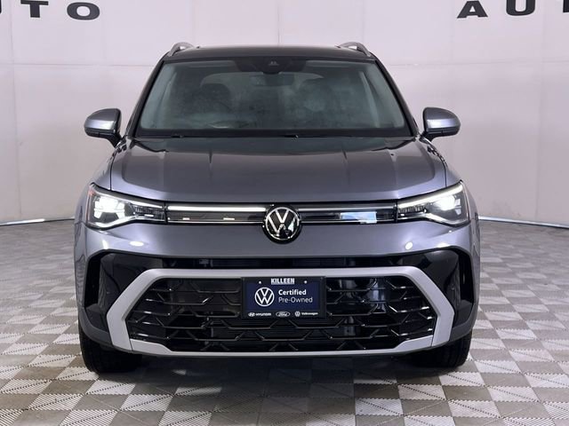 Used 2025 Volkswagen Taos SEL image 2