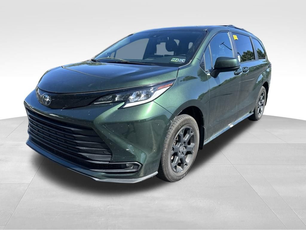 Used 2025 Toyota Sienna XLE Woodland Edition AWD/4WD 360° Tour