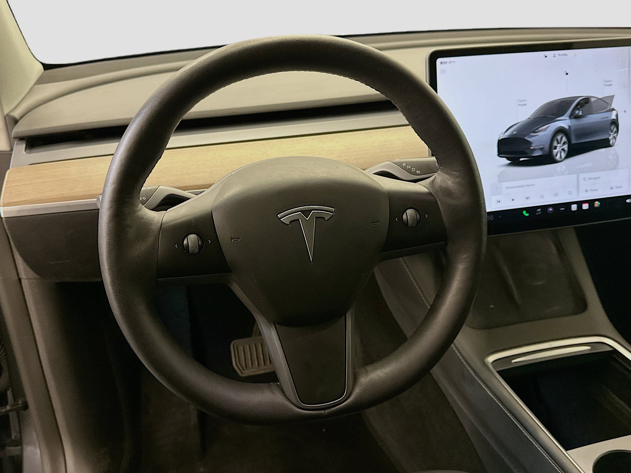 Used 2022 Tesla Model Y Long Range image 18