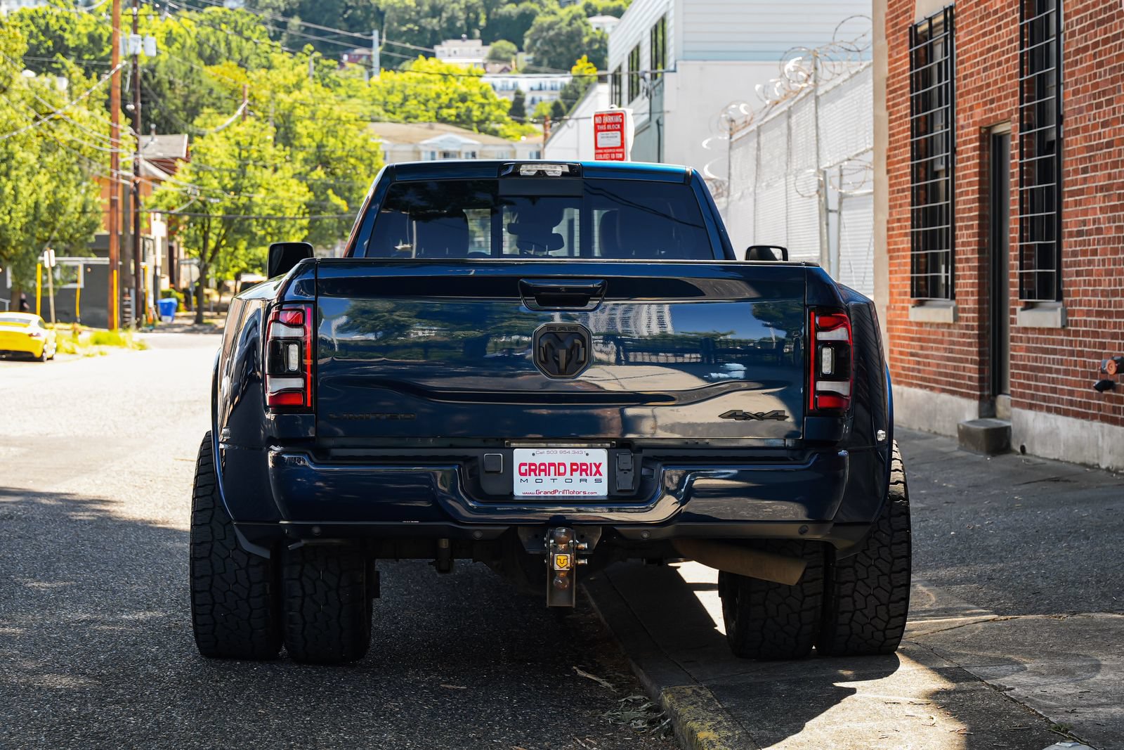 Used 2024 RAM 3500 Limited w/ Night Edition AWD/4WD image 4